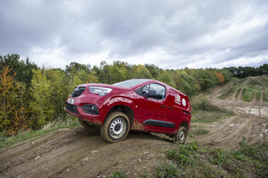  Vauxhall Combo Cargo 4x4 2020 года  (фото 2 из 13)